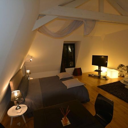 Maison D'Hotes Les Coudreaux Rueil-Malmaison Luaran gambar