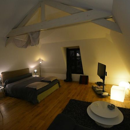 Maison D'Hotes Les Coudreaux Rueil-Malmaison Luaran gambar