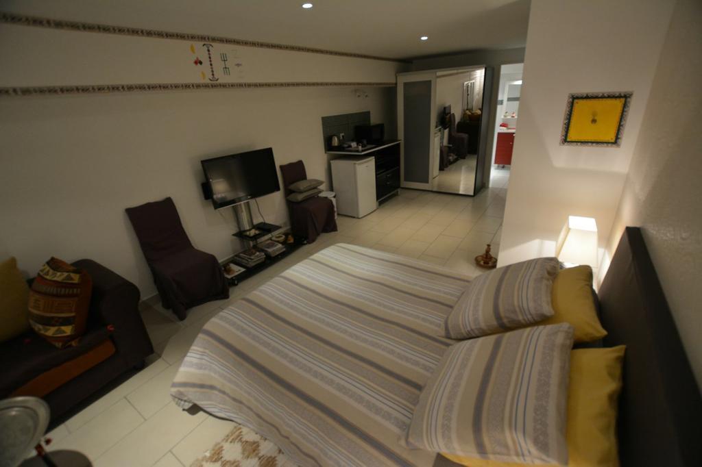 Maison D'Hotes Les Coudreaux Rueil-Malmaison Luaran gambar